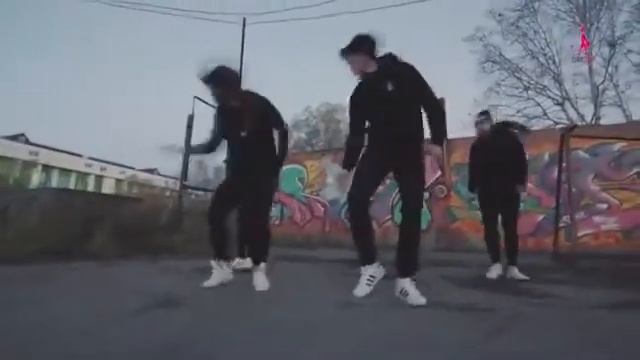 Танцы под популярную музыку!!!!
