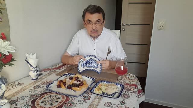 Шикарный ужин Уютника: рыба с яблоками и черешней! На гжели! 25.07.2026