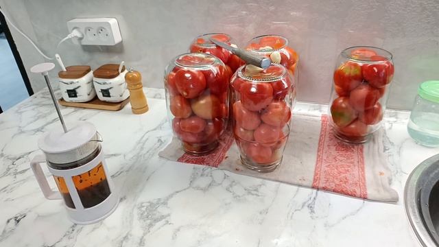Больше грязи - шире морда.