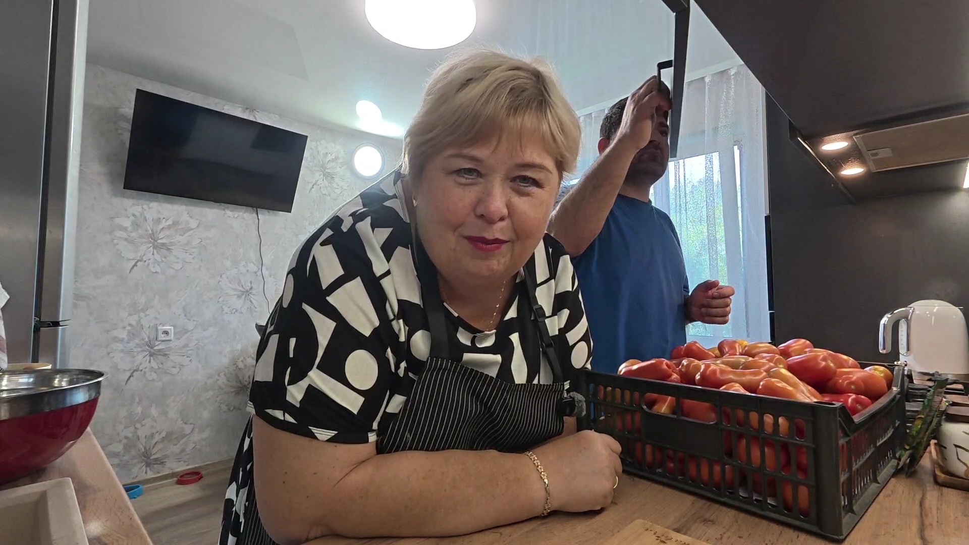 Заготовки для любителей баклажан на зиму и вкуснейшие вяленые  помидоры.